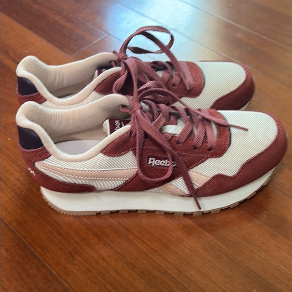 Reebok burgundy beige & pink sneakers 7.5